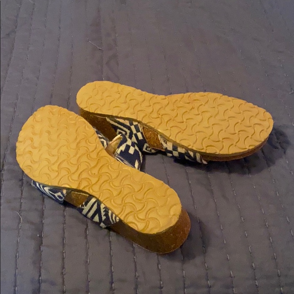 Sandals - Picture 2 of 2